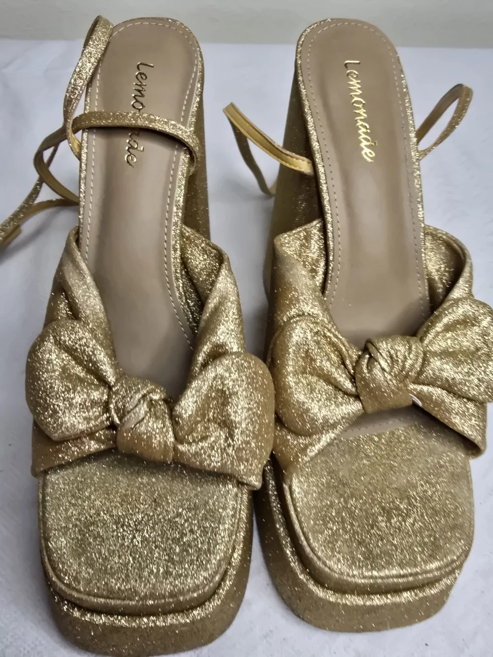 Lemonade Hot Sauce Gold Platform Bow Heels – Women's Size 9